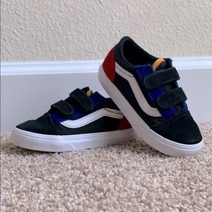 Vans old skool sneakers, size 8 toddler